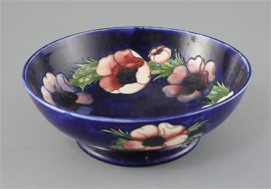 A Moorcroft anemone footed bowl, 1930/40s, diameter 26cm